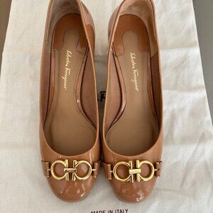 Ferragamo Pumps Size 37